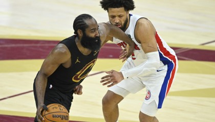 季后赛级别的较量！残阵骑士用行动证明分区第一也不过如此